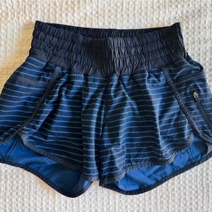 Lululemon women’s size 4 tracker short